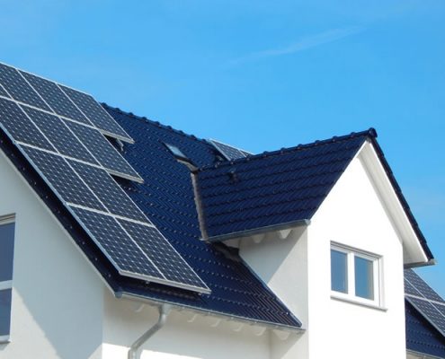 Photovoltaik Bonn - Solaranlage auf Dach eines Hauses